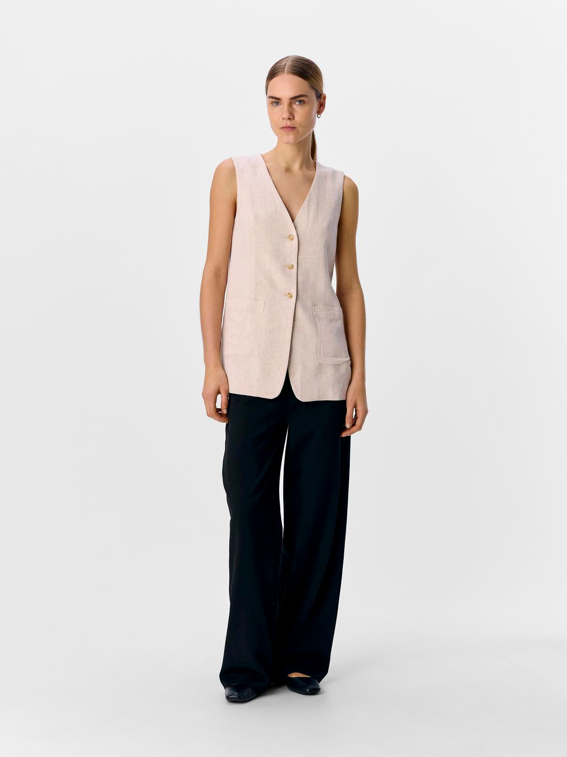 model_shot-front_full