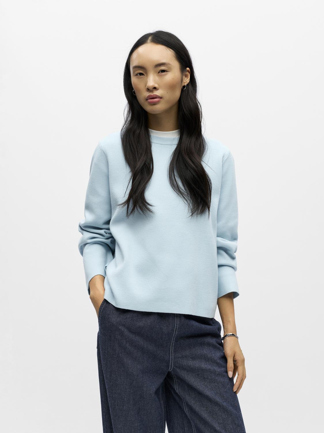 model_shot-front