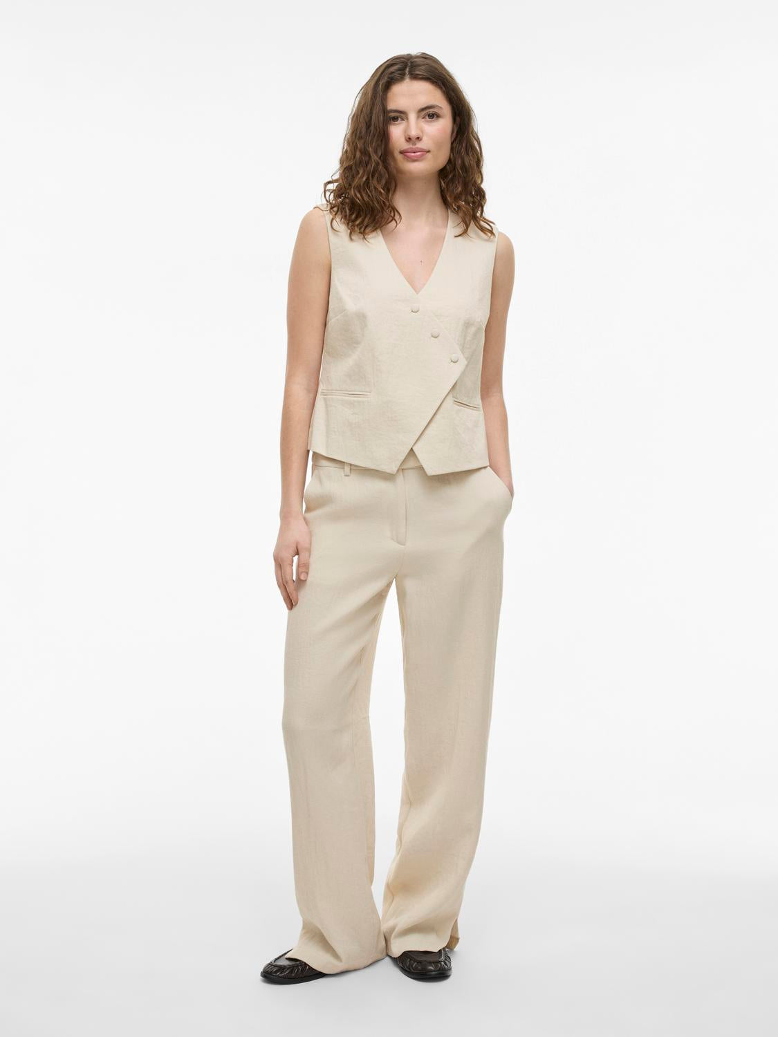 model_shot-front_full