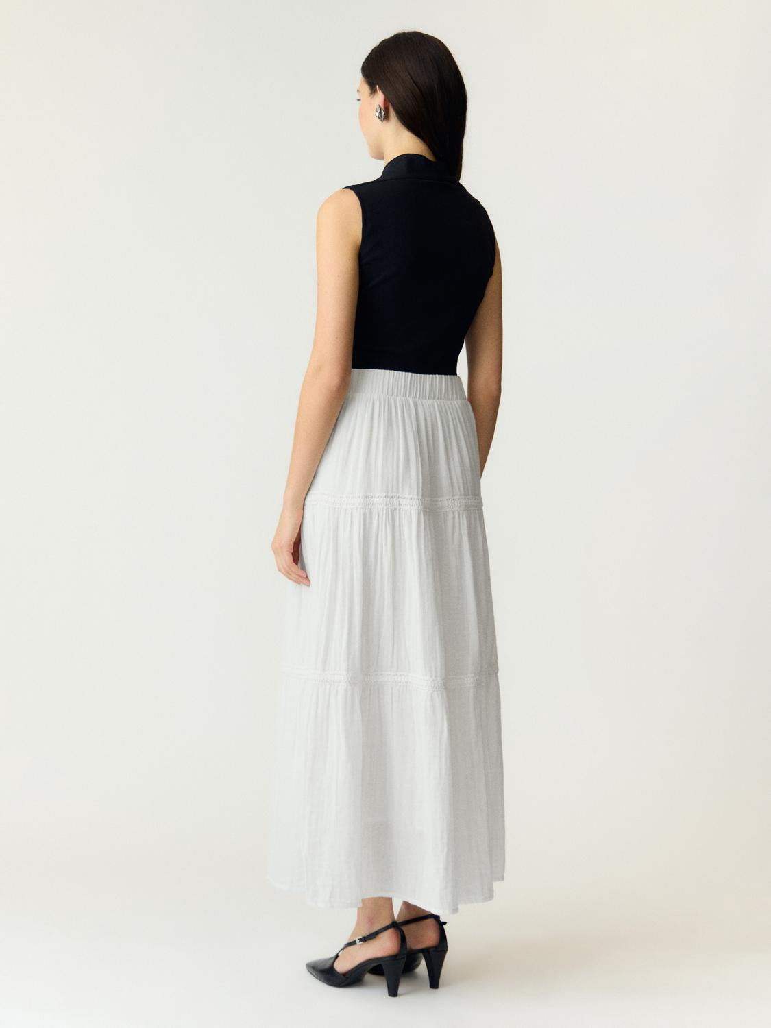 model_shot-back