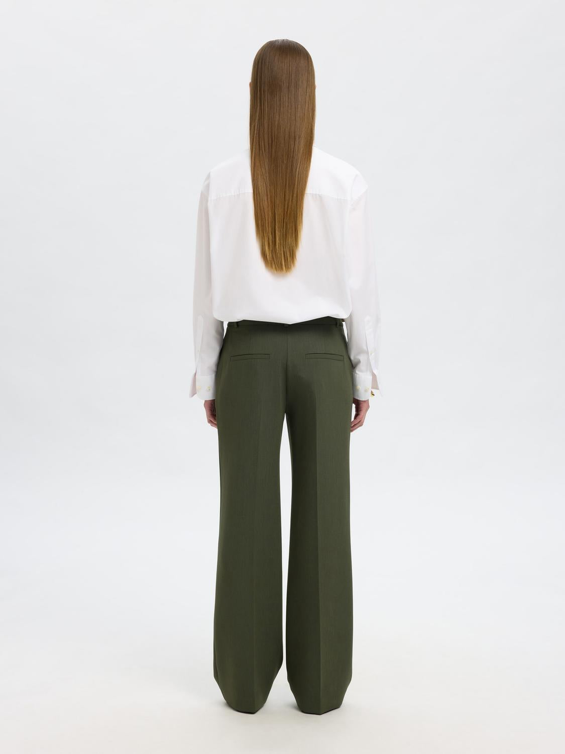 model_shot-back