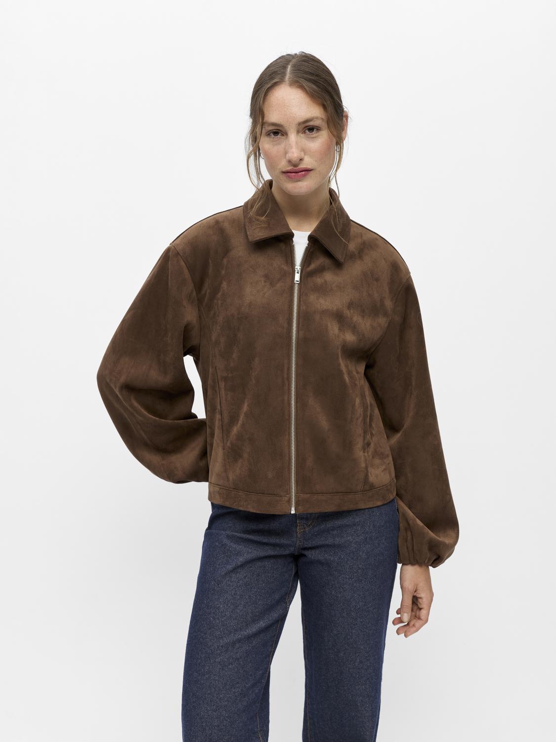 model_shot-front