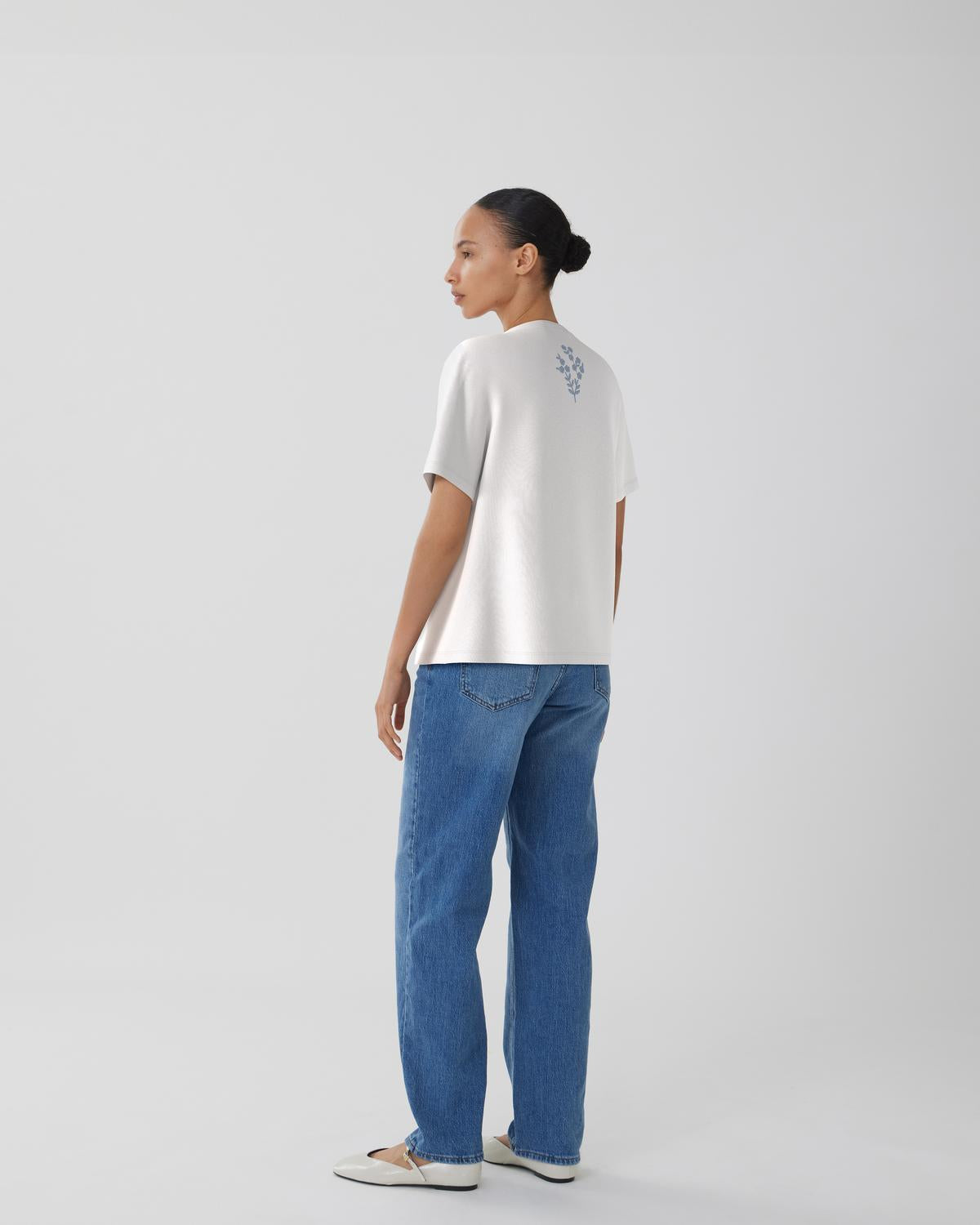 model_shot-back