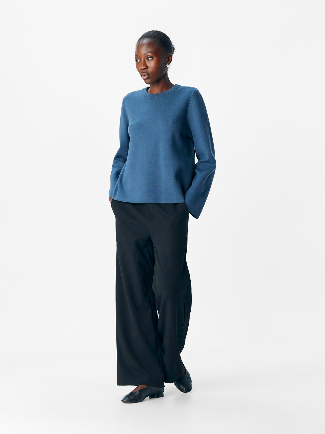 model_shot-front_full