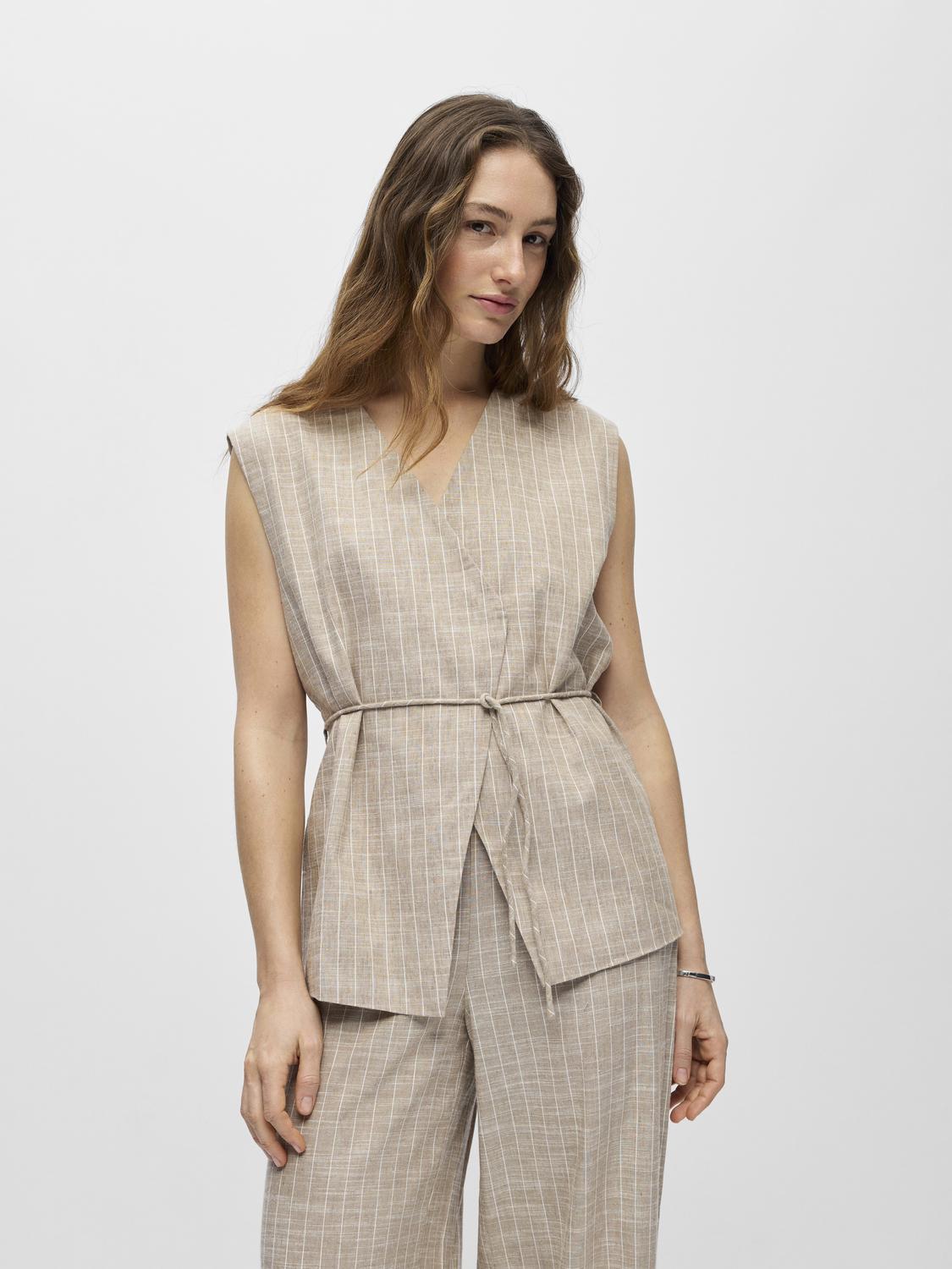 model_shot-front