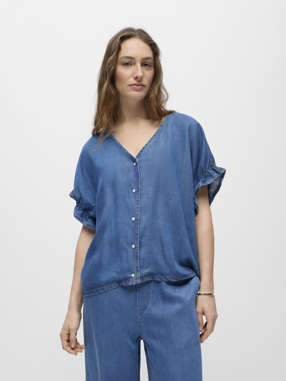 model_shot-front