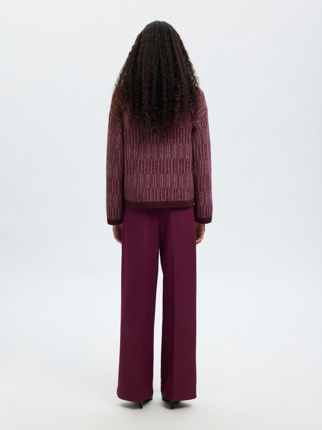 model_shot-back