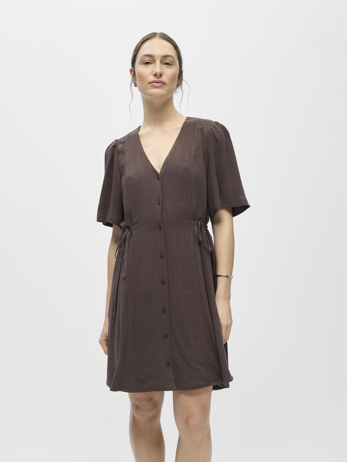 model_shot-front