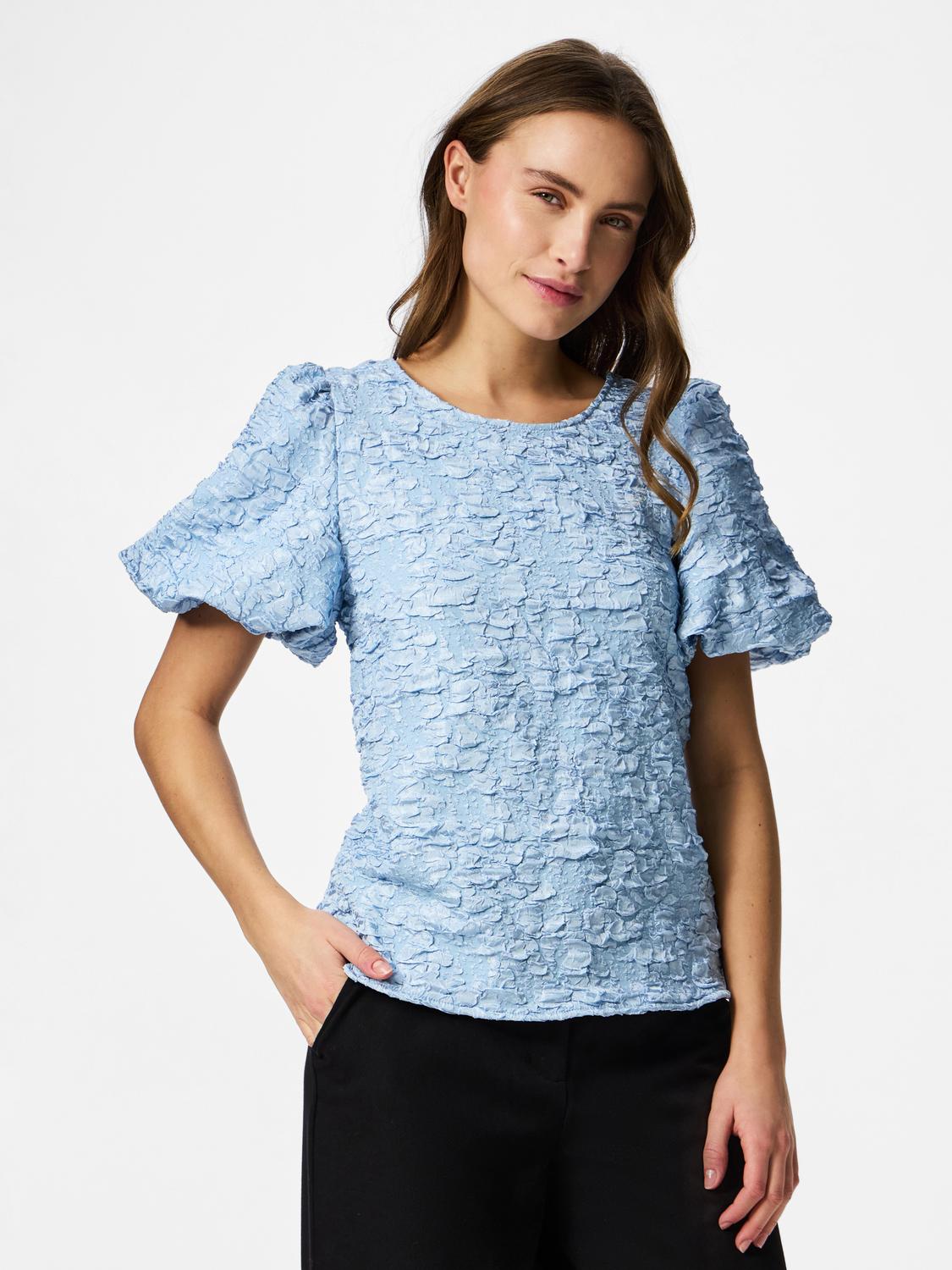 model_shot-front