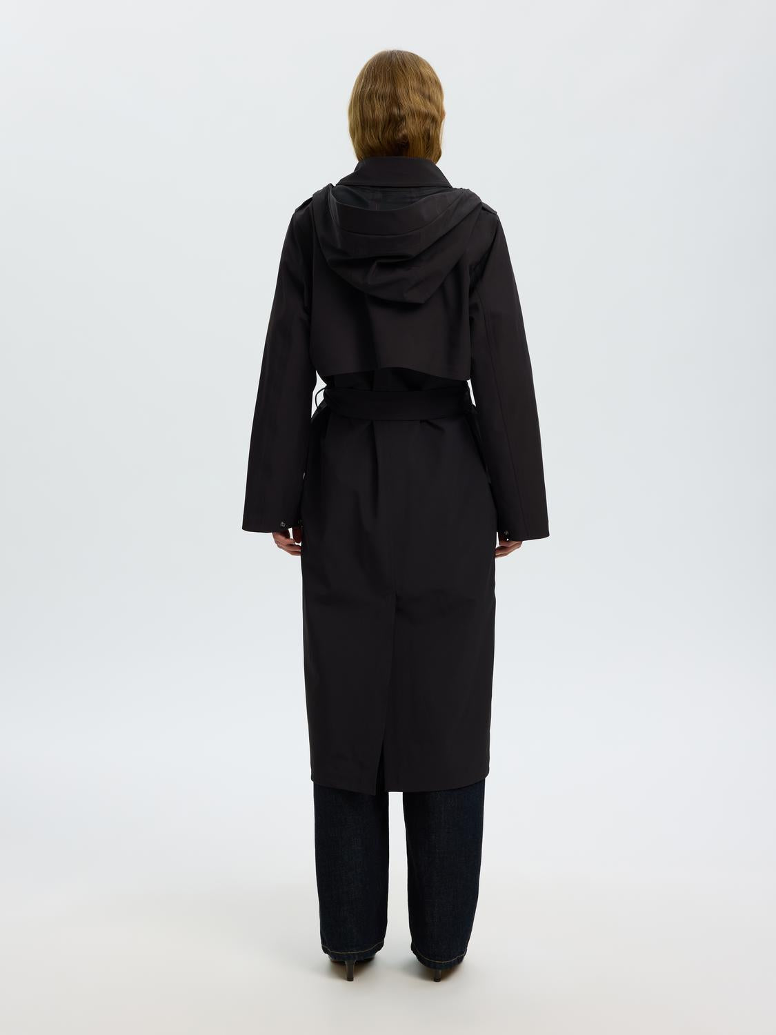 model_shot-back