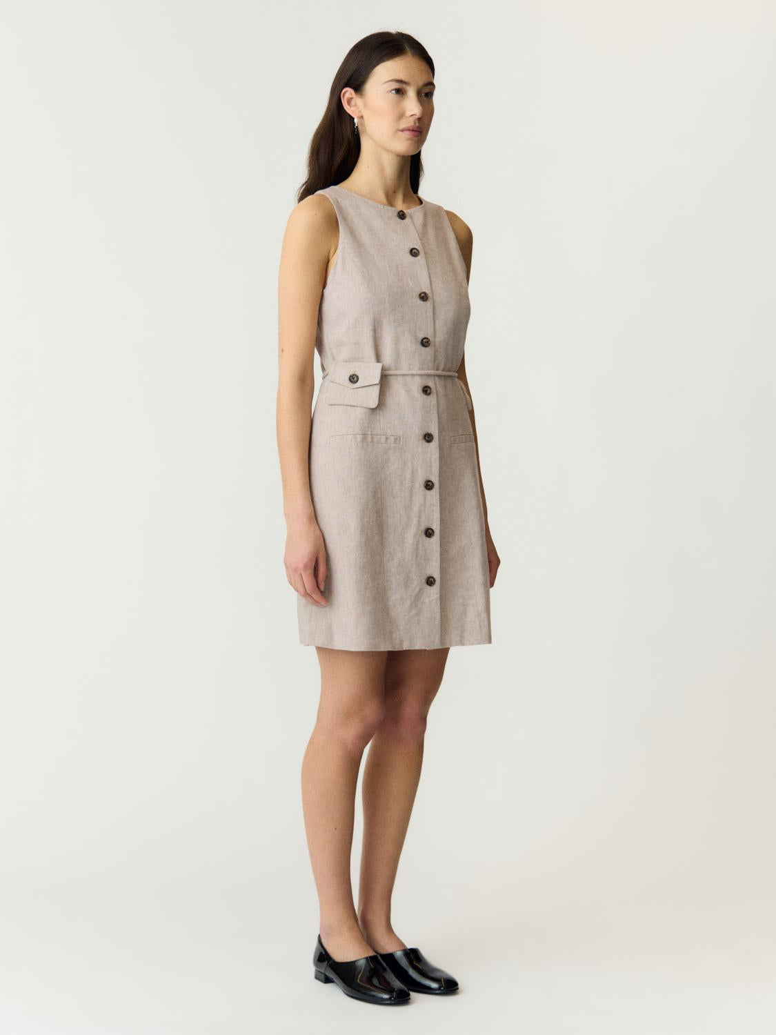 model_shot-front_full