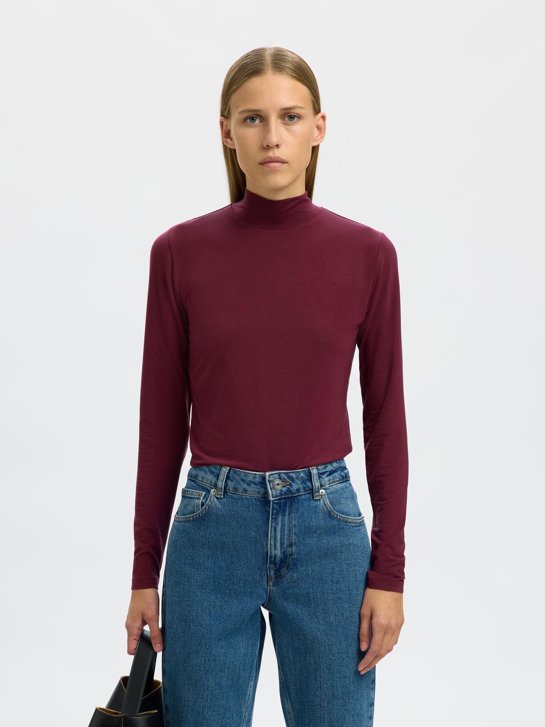 model_shot-front
