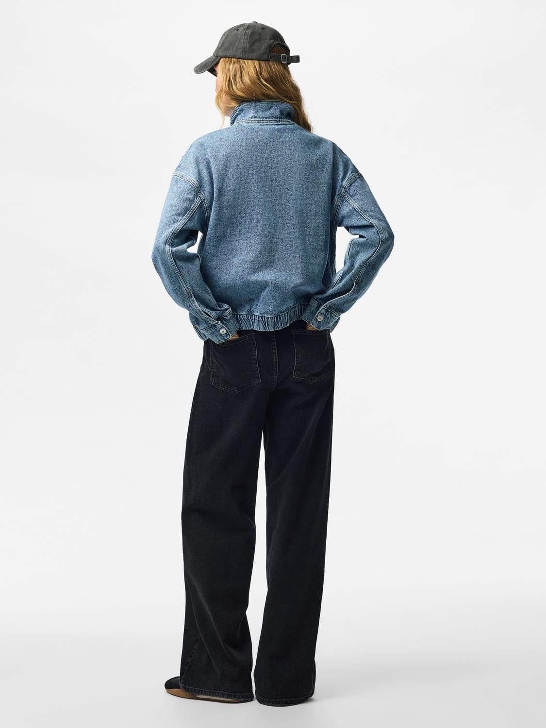 model_shot-back