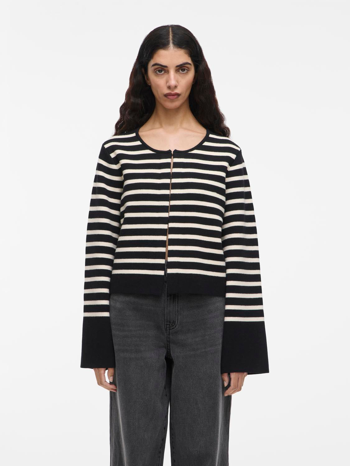 model_shot-front