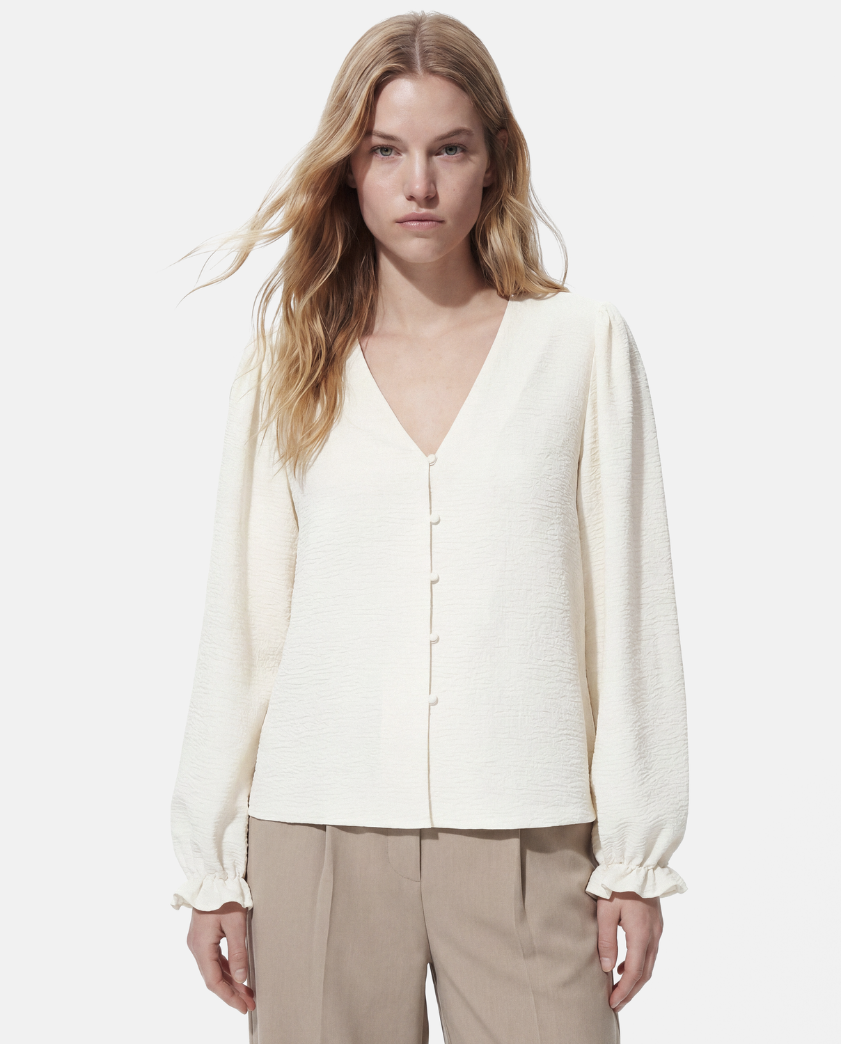 model_shot-front