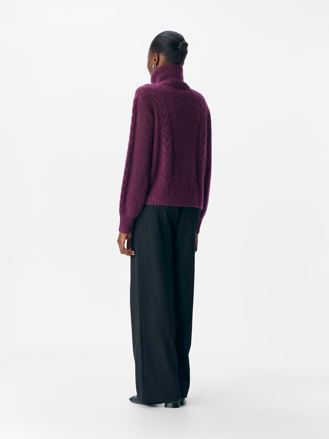 model_shot-back