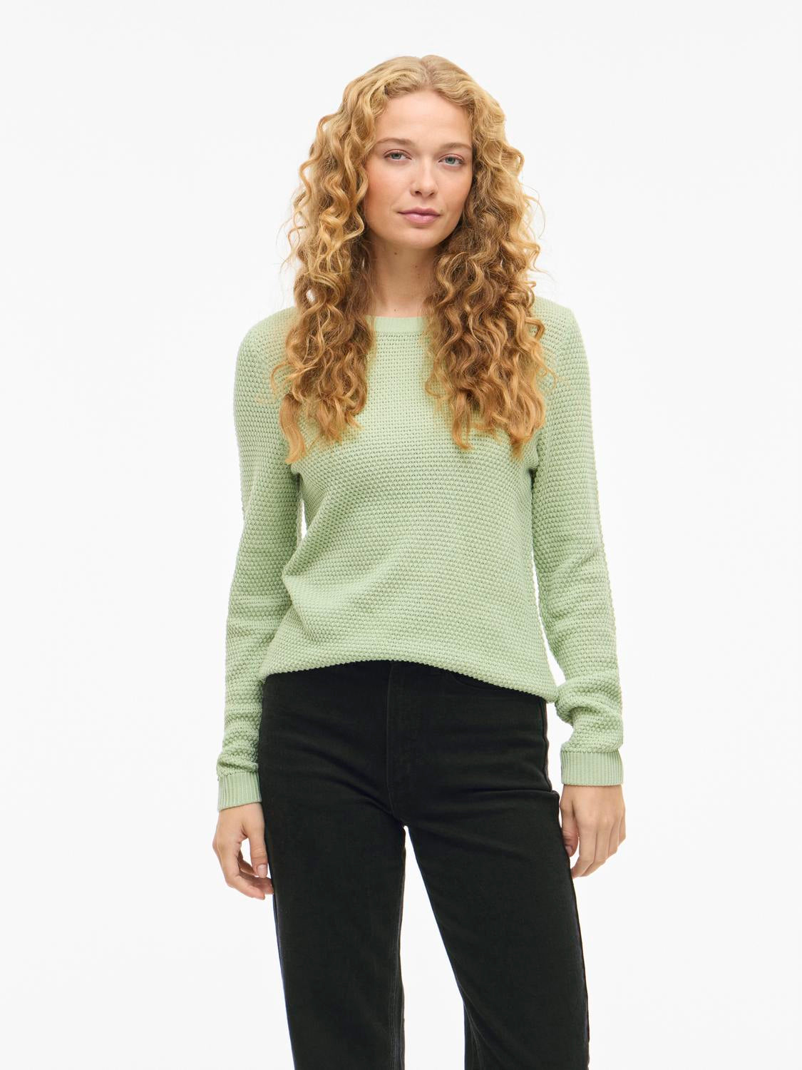 model_shot-front