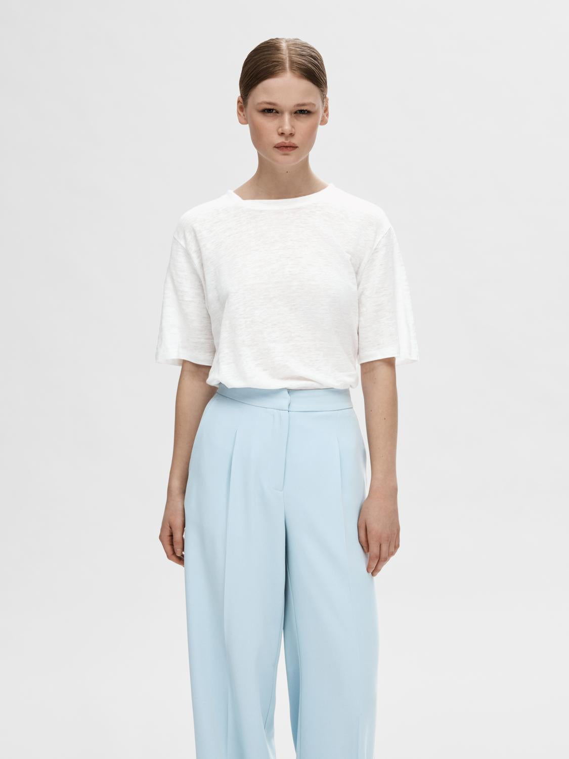 model_shot-front