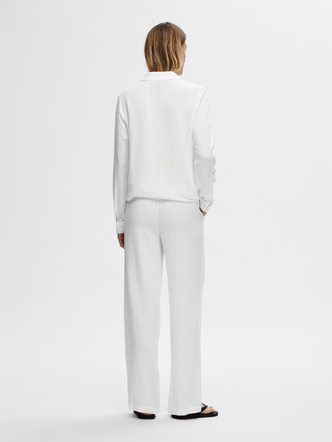 model_shot-back