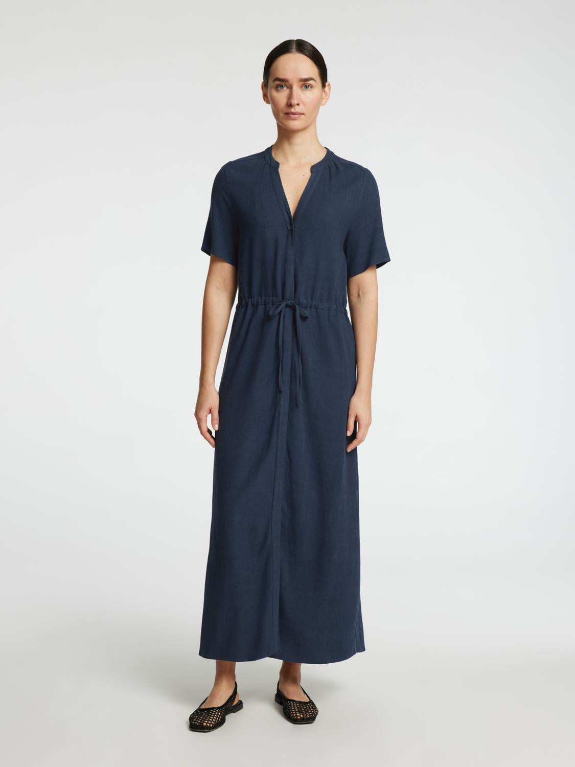 model_shot-front