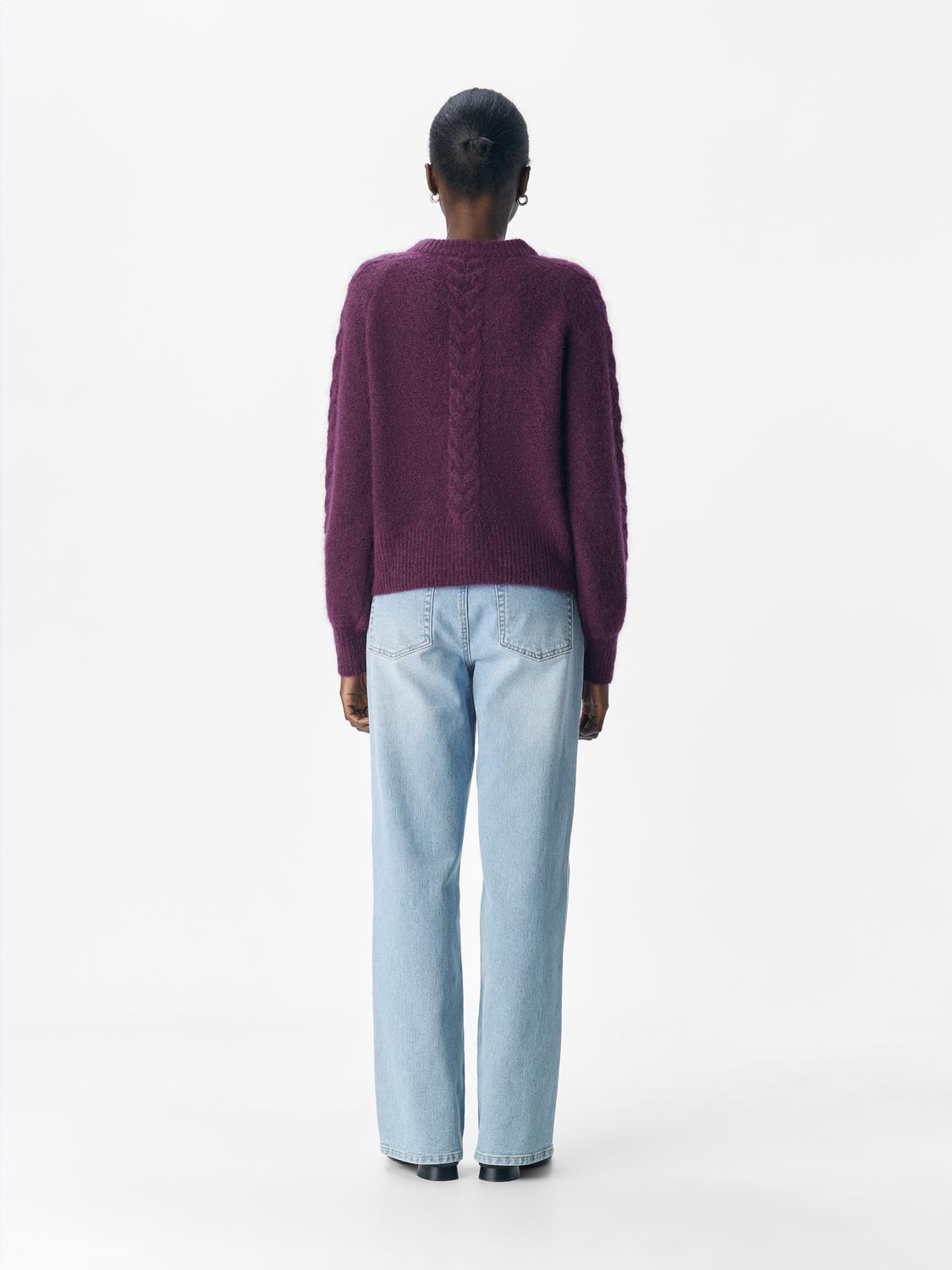 model_shot-back