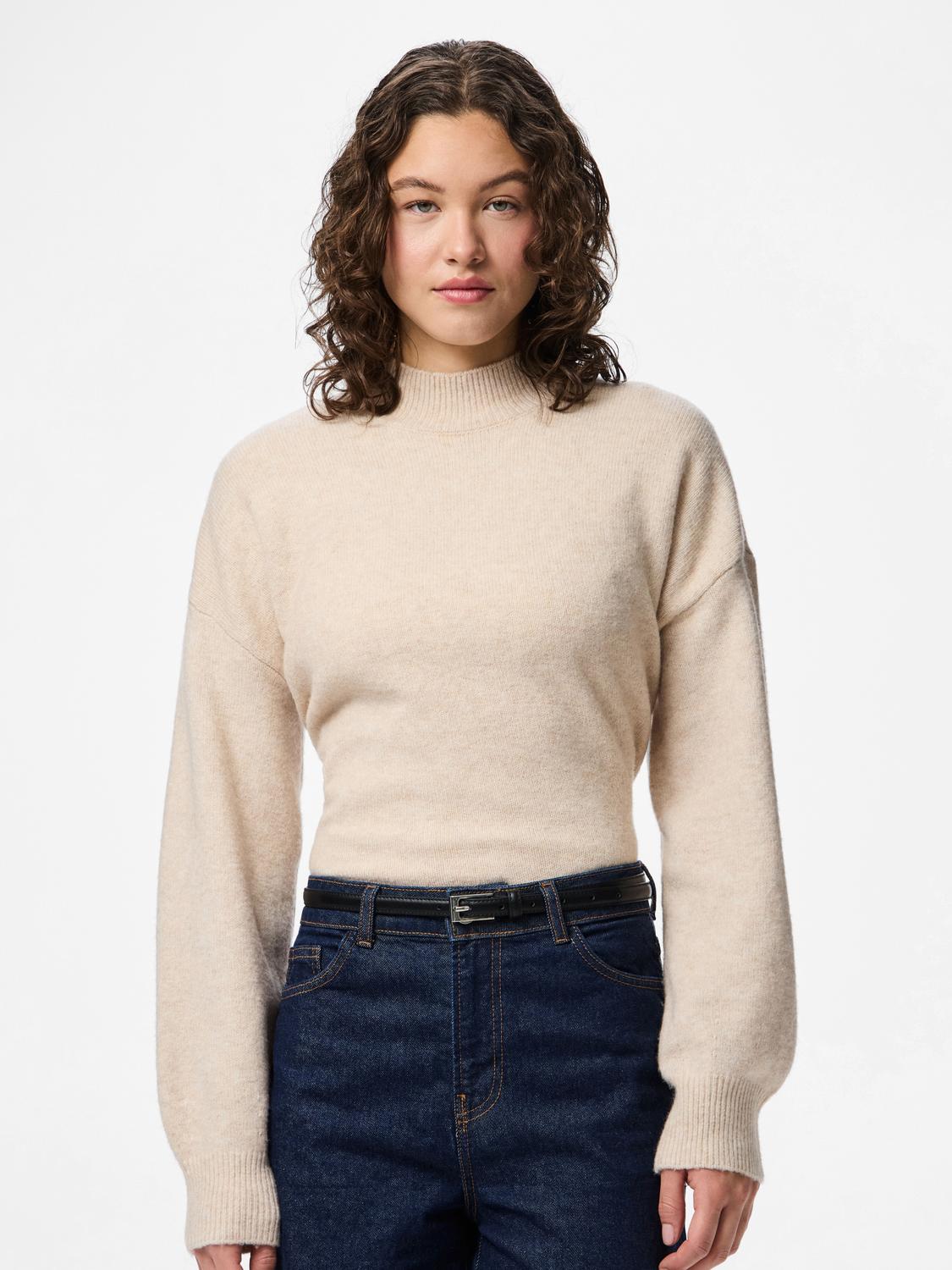 model_shot-front
