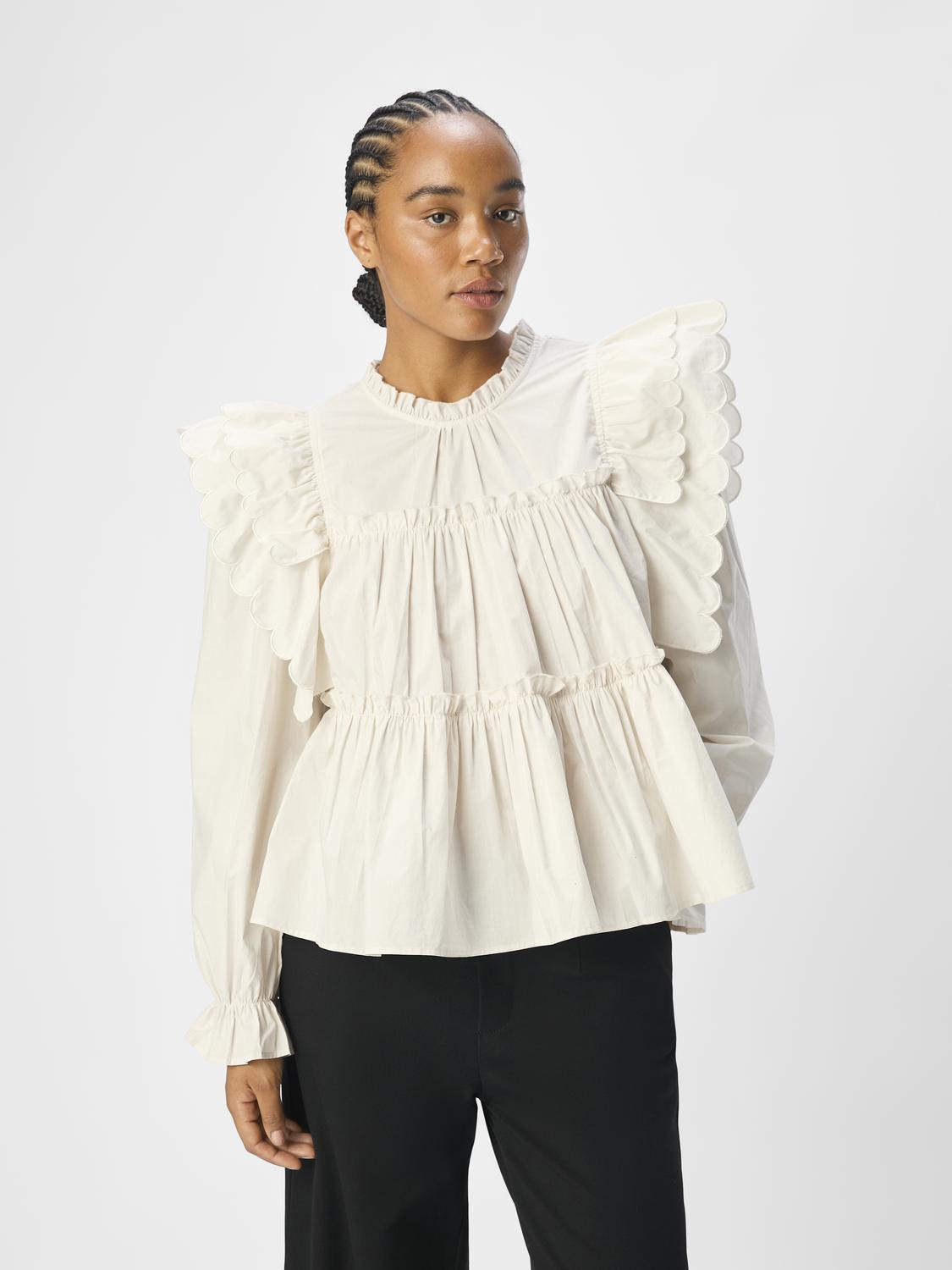model_shot-front