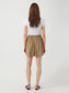 model_shot-back