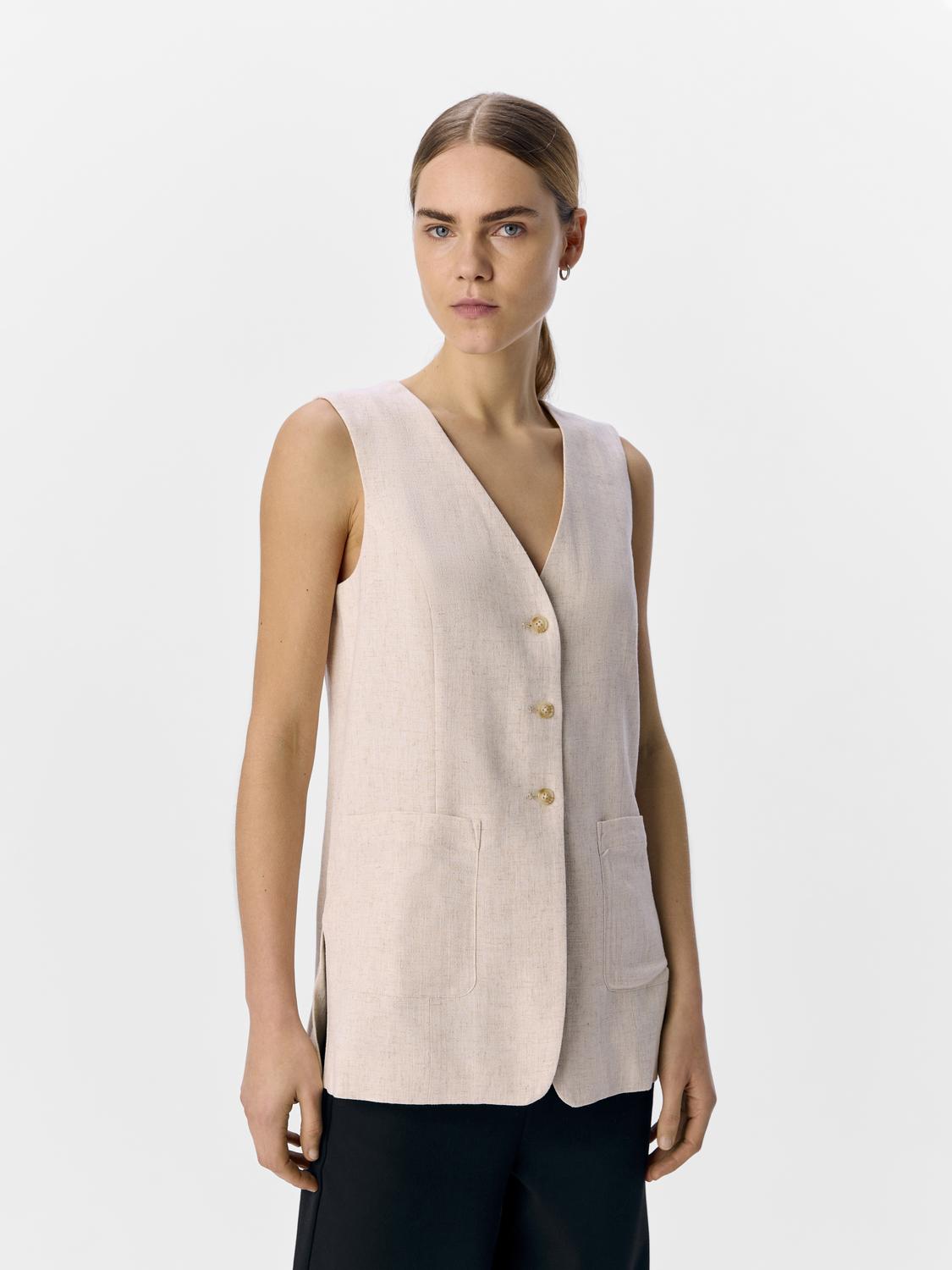 model_shot-front