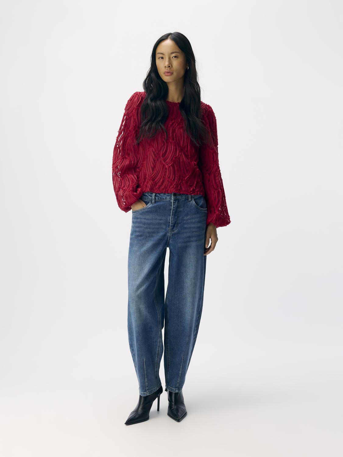 model_shot-front_full