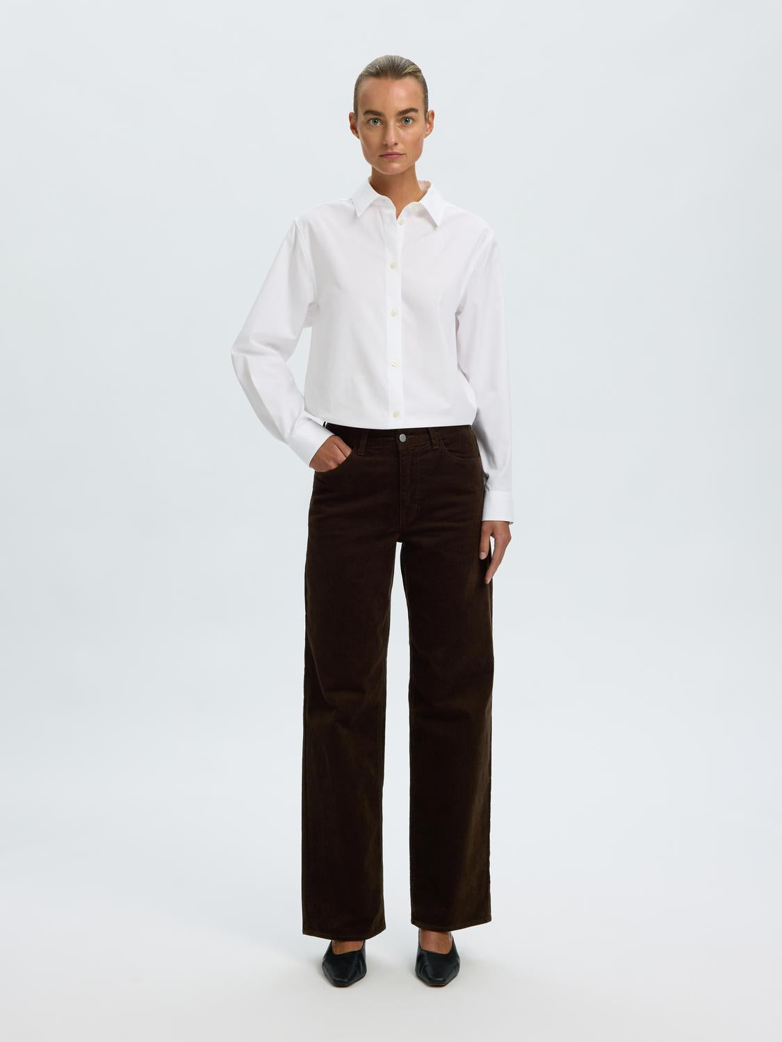model_shot-front_full
