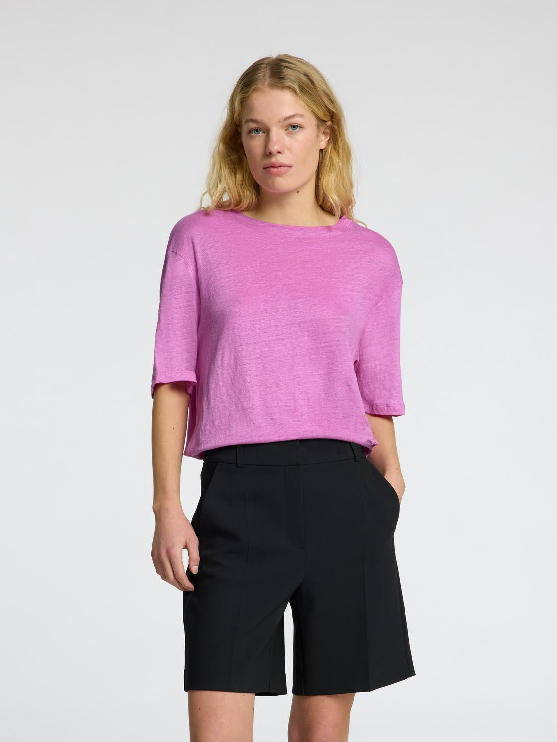 model_shot-front