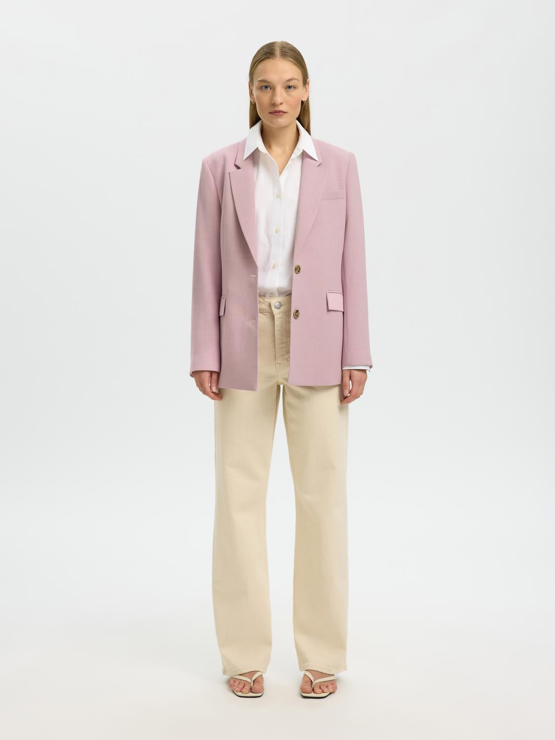 model_shot-front_full