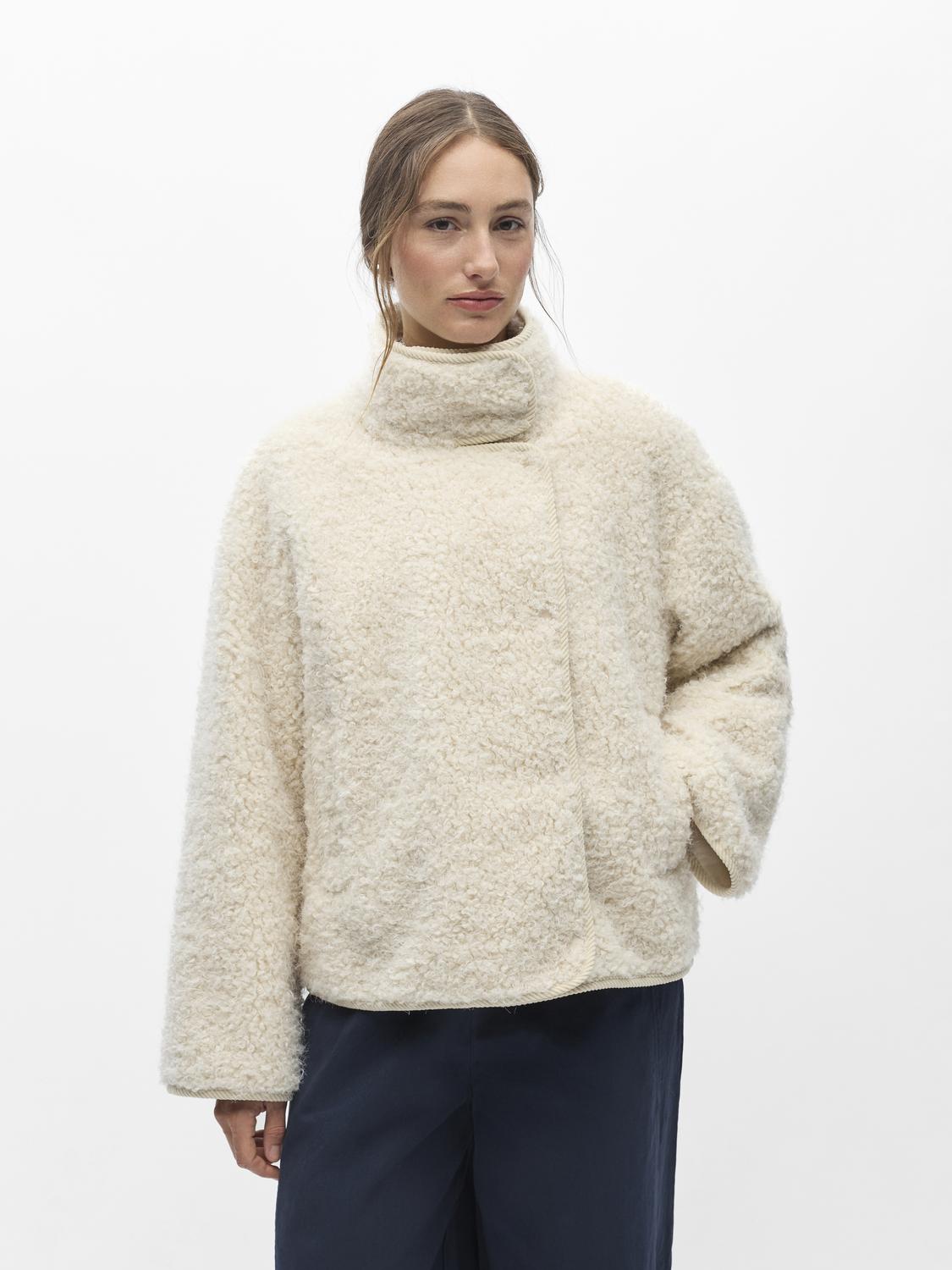 model_shot-front