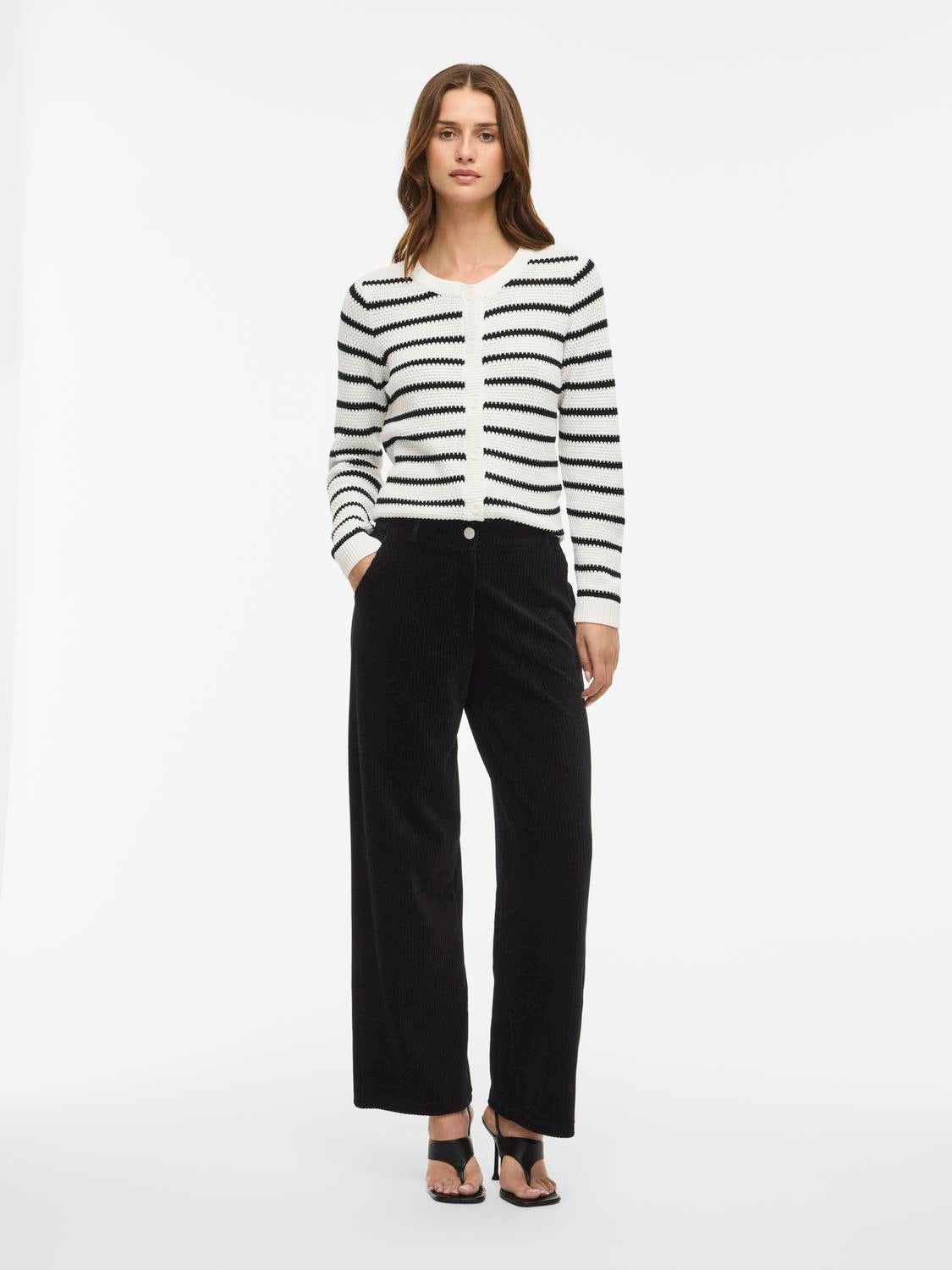 model_shot-front_full