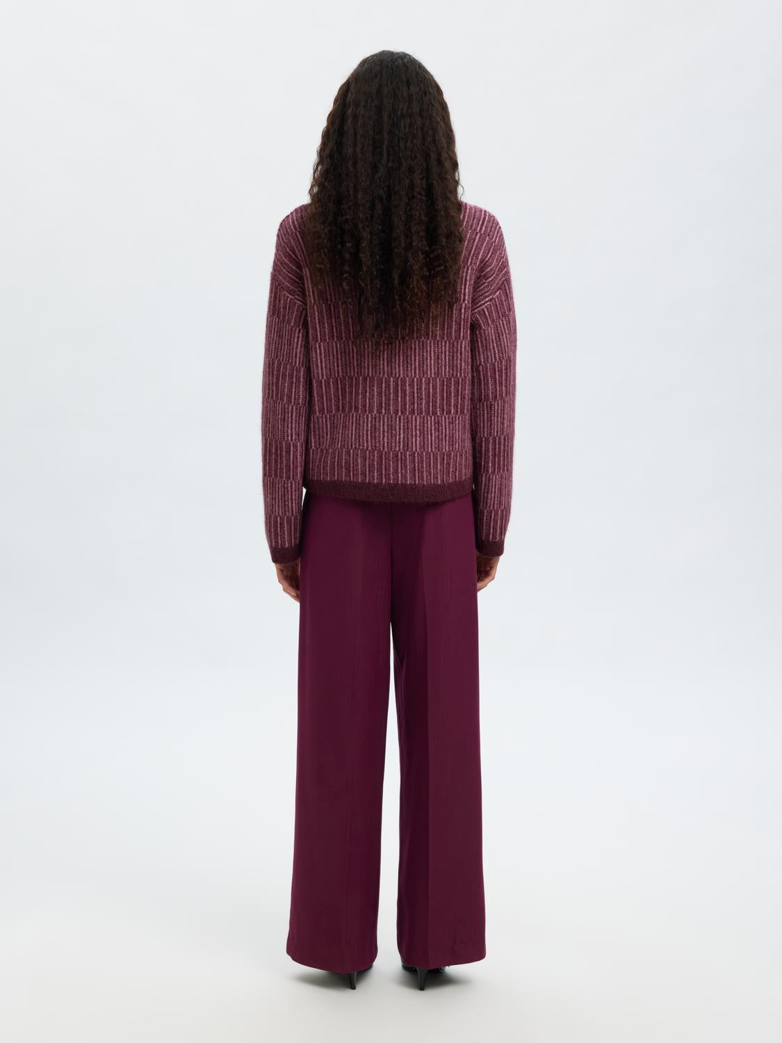 model_shot-back