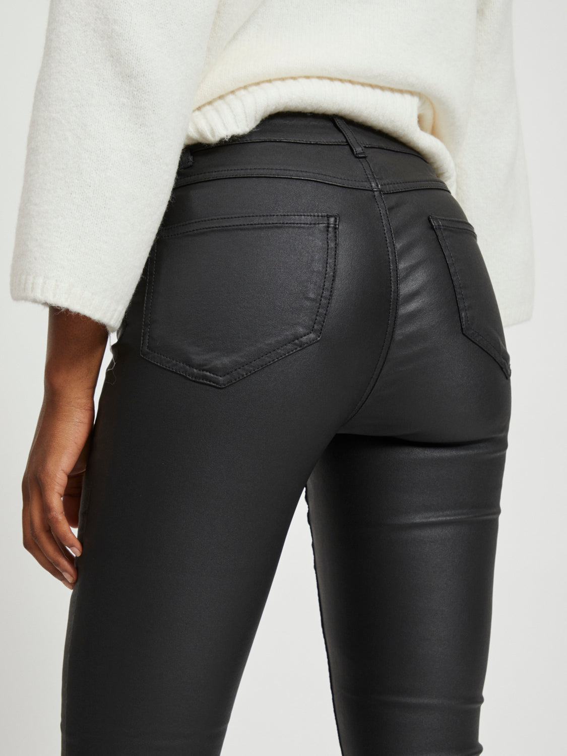 VICOMMIT Pants - black